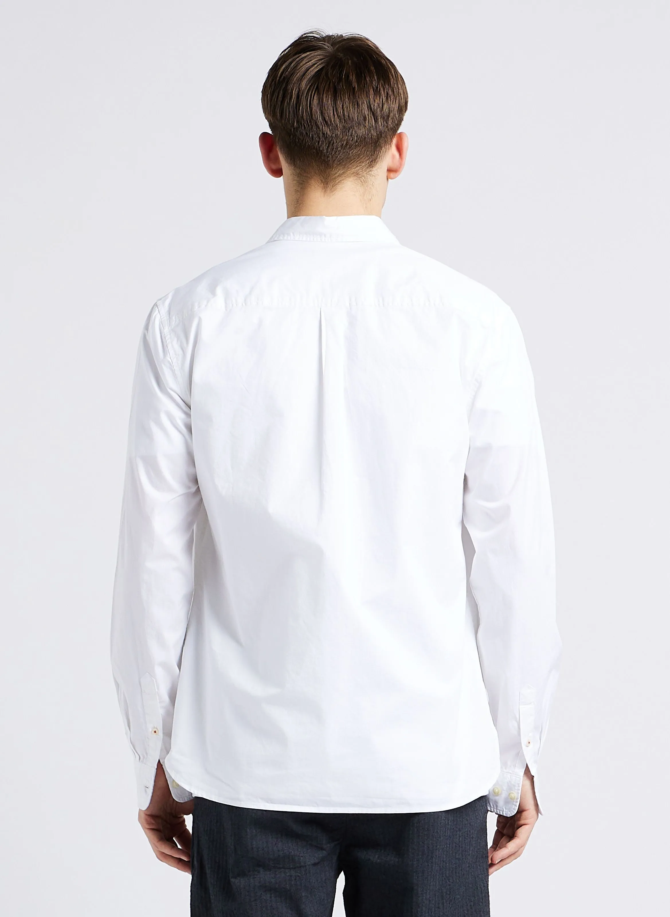 KNOWLEDGE COTTON APPAREL ALF - Camisa recta de algodón orgánico con cuello clásico en blanco